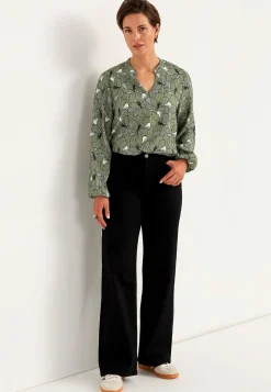 Blommönstrad blus med struktur