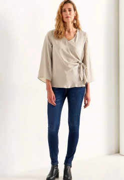 Blus med knytband