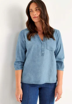Denimblus med bröstficka