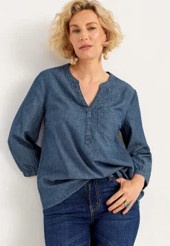 Denimblus med bröstficka