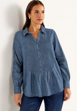 Denimblus med sydda veck