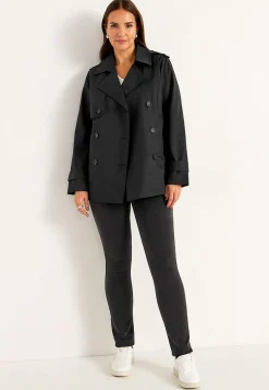 Dubbelknäppt, kort trenchcoat