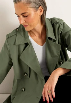 Dubbelknäppt, kort trenchcoat