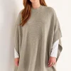 Finstickad poncho