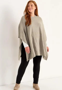 Finstickad poncho