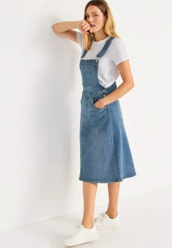 Hängselklänning i denim