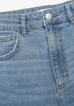 Jeanskjol med slits fram