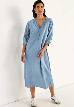Jeansklänning med knappar