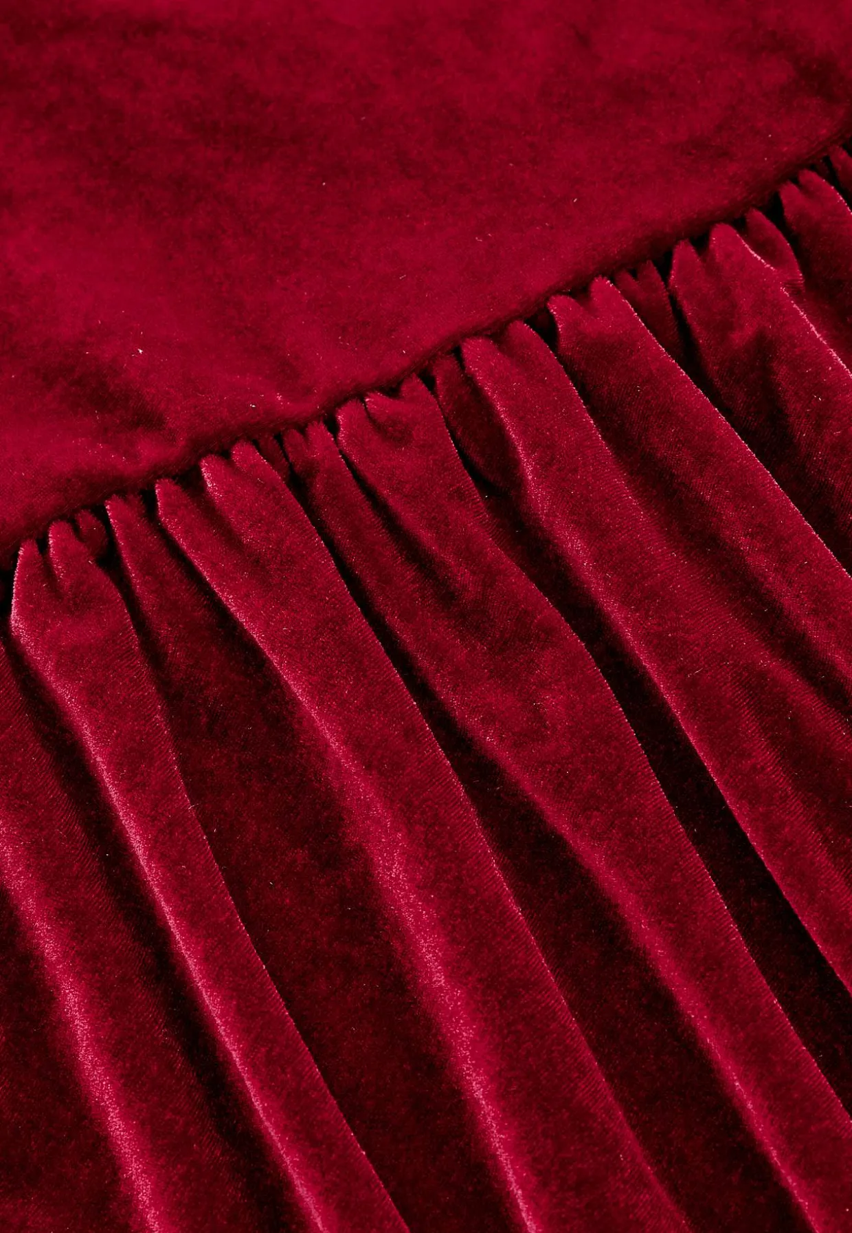 Klänning i velour med volang