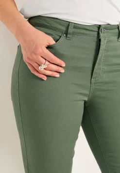 Något smalare ankeljeans