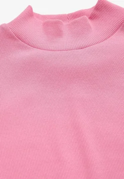Ribbad topp med polokrage