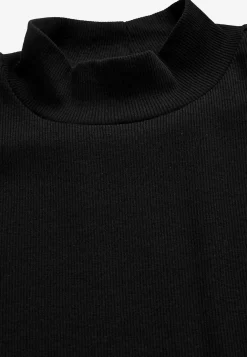 Ribbad topp med polokrage