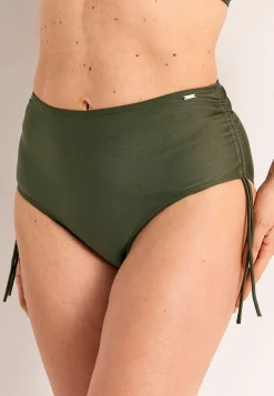 Rynkad bikinitrosa med hög midja