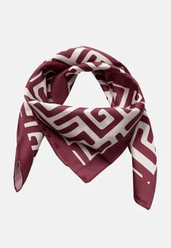 Scarf i mönstrad satäng