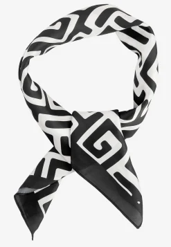 Scarf i mönstrad satäng