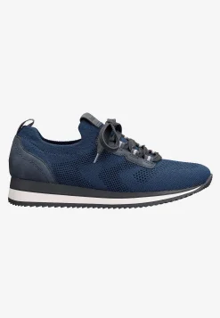 Sneaker i dra på-modell