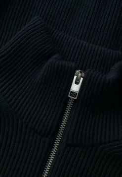 Stickad cardigan med dragkedja