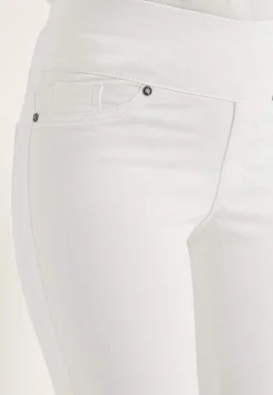Supersköna ankeljeans i denim Elin