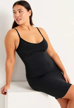 Underklänning med shaping-effekt